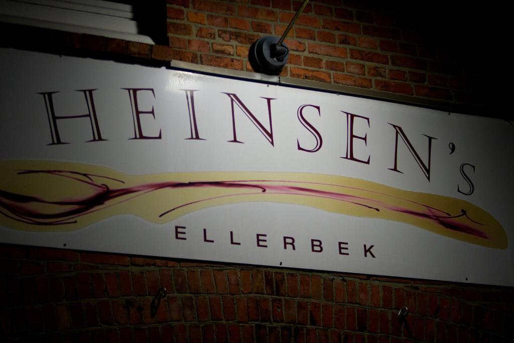 Bed and Breakfast Heinsens Эллербек Экстерьер фото